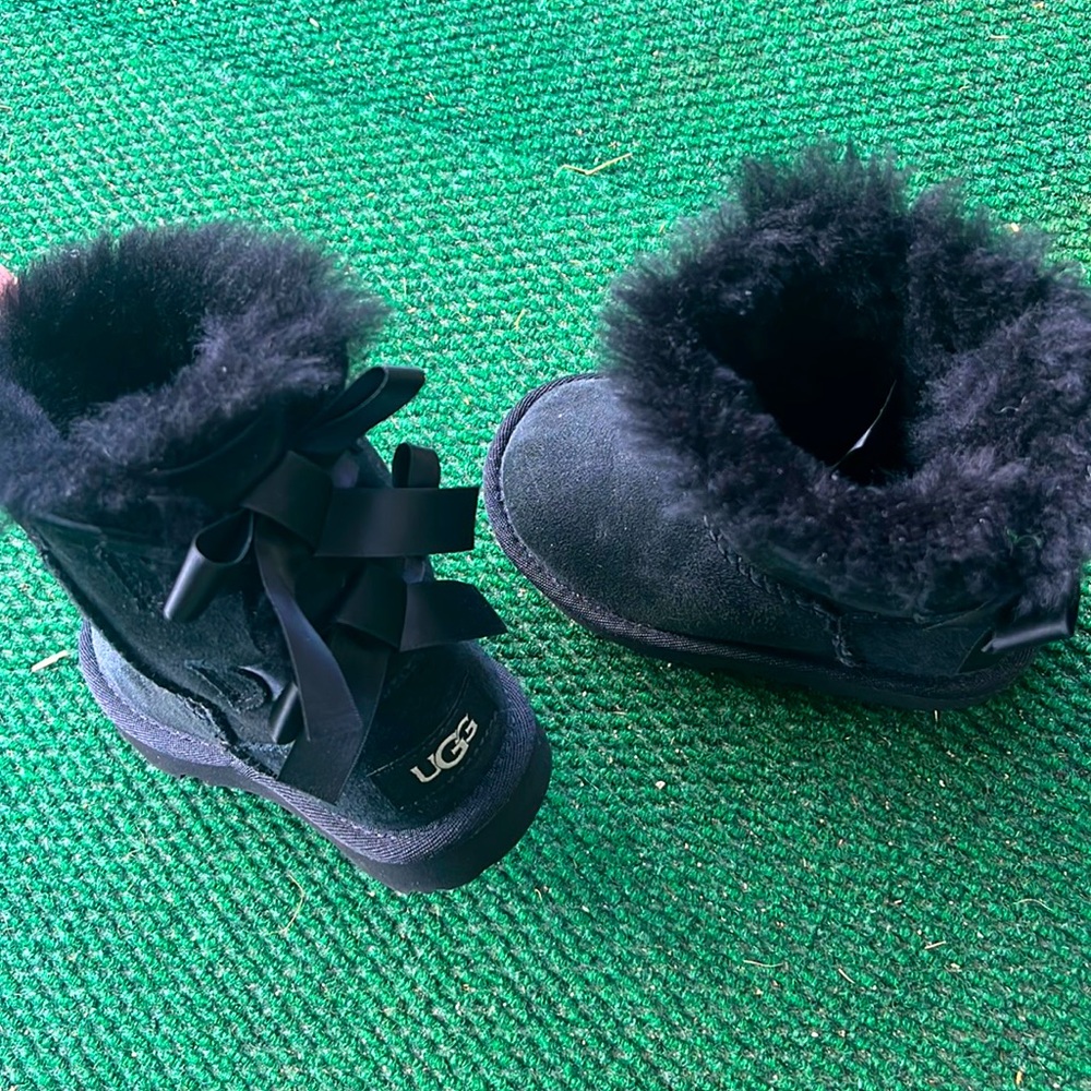 UGG toddler Bailey Bow II black